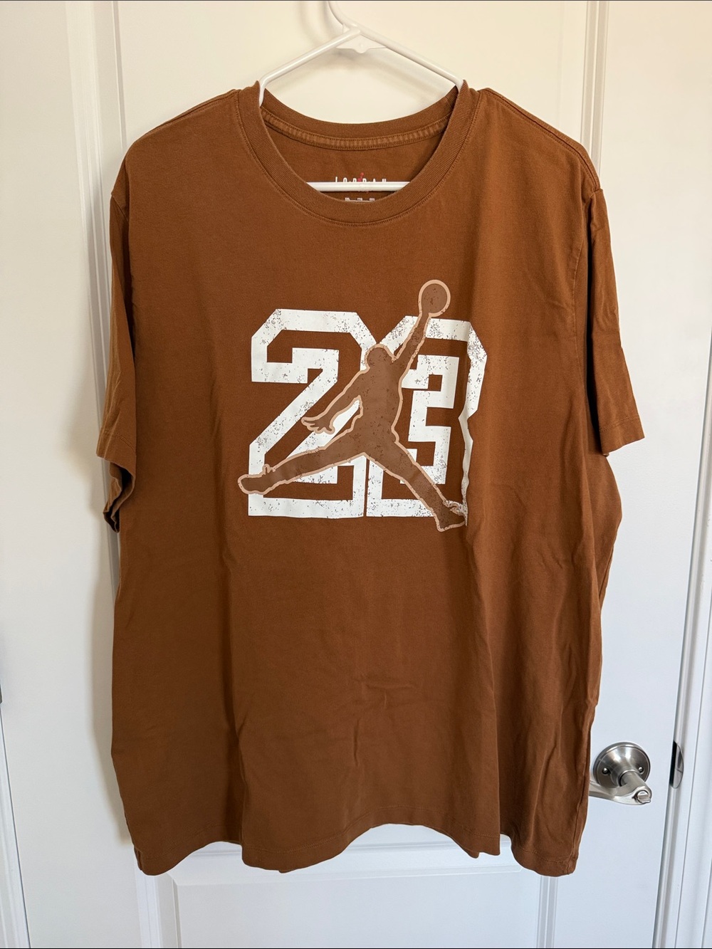 Jordan Men's Brown Graphic Basketball Tee - 23 Jumpman